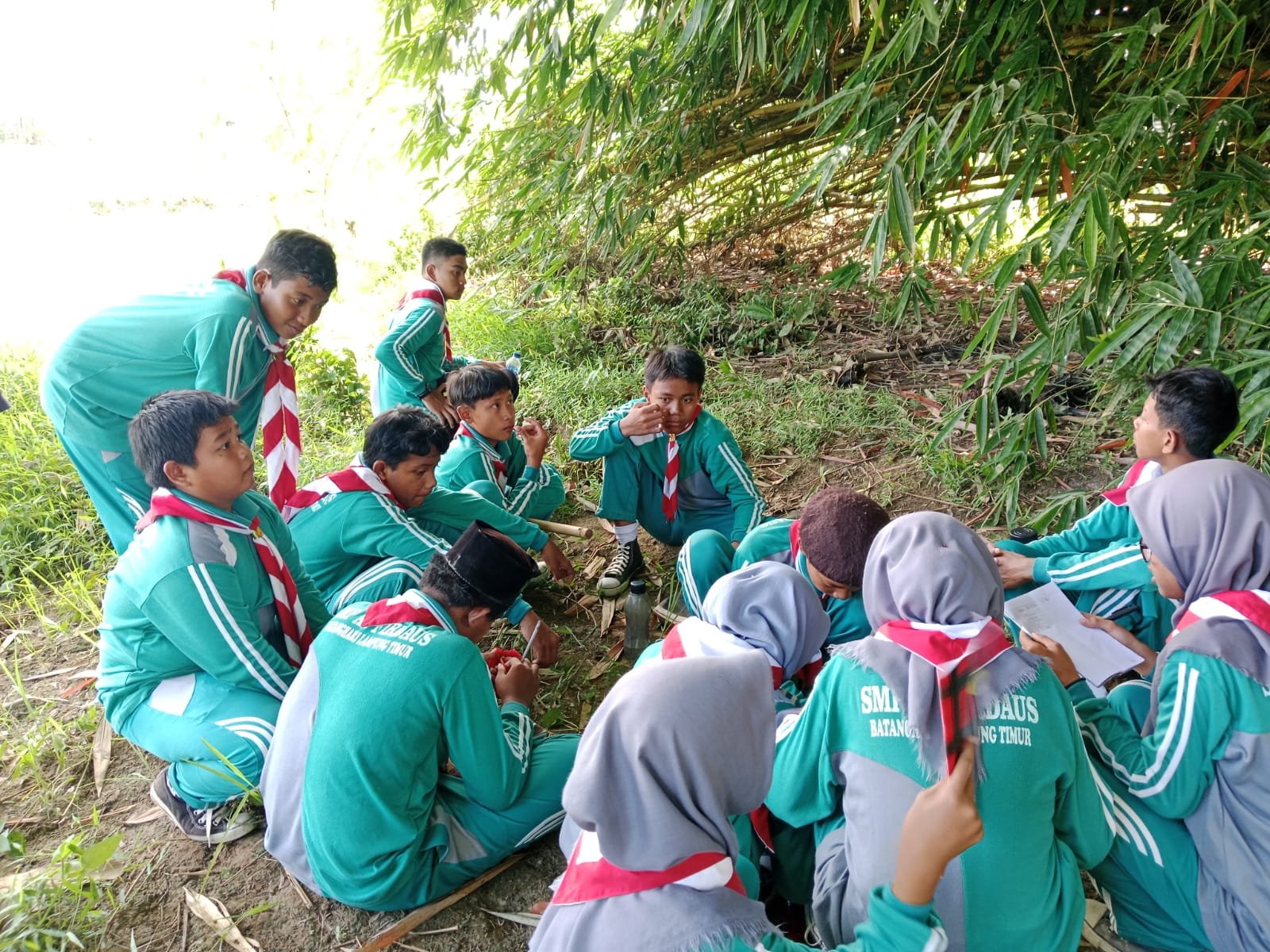 Kegiatan Hiking SMP Al Firdaus Batanghari