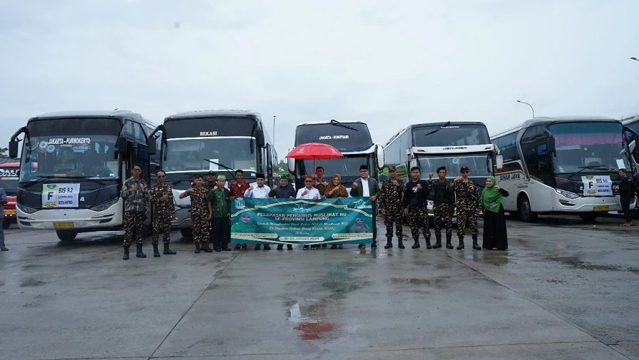 Pelepasan jamaah Muslimat NU Lampung oleh Rais Syuriyah dan Ketua PWNU Lampung Jumat (19/1/2024)